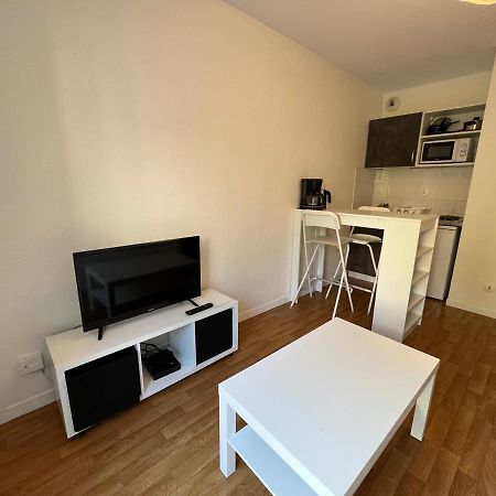 Acajou, Studio Avec Terrasse Et Parking Prive Caen Extérieur photo