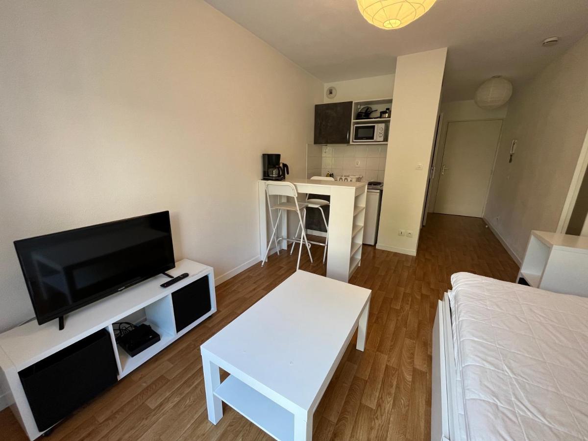Acajou, Studio Avec Terrasse Et Parking Prive Caen Extérieur photo